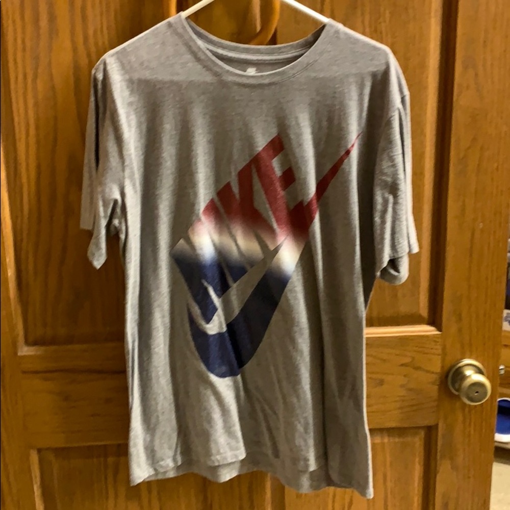 Men’s Nike T-shirt